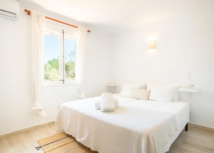 Villa Mallorquin Oasis With Natural Pool 5min From The Port de Pollença