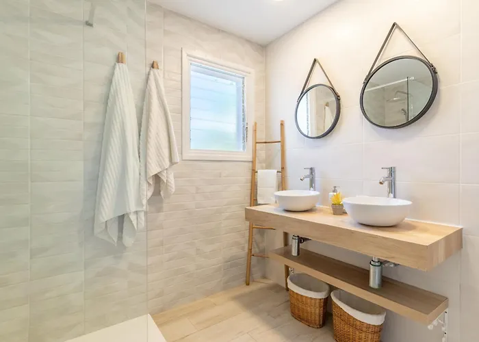 Villa Mallorquin Oasis With Natural Pool 5min From The *