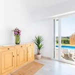 Mallorquin Oasis With Natural Pool 5min From The *