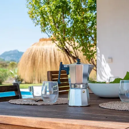 Mallorquin Oasis With Natural Pool 5min From The Villa