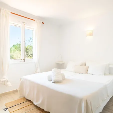 Villa Mallorquin Oasis With Natural Pool 5min From The Port de Pollenca