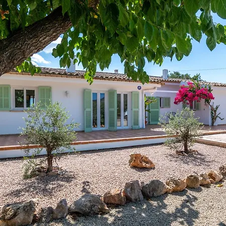 Mallorquin Oasis With Natural Pool 5min From The Villa