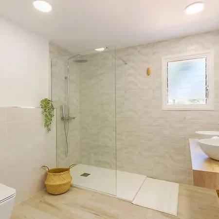 Villa Mallorquin Oasis With Natural Pool 5min From The