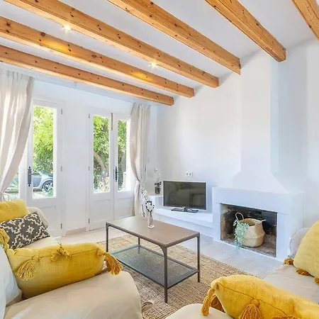 Villa Mallorquin Oasis With Natural Pool 5min From The Port de Pollenca