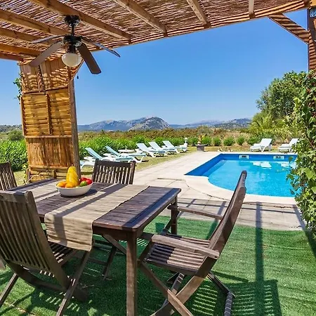 Villa Mallorquin Oasis With Natural Pool 5min From The *